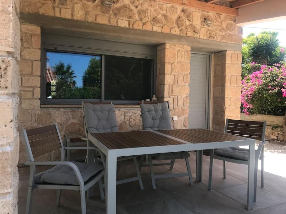 Πέτρινη Κατοικία Στην Αίγινα - Stone House In Aigina Khloi Buitenkant foto
